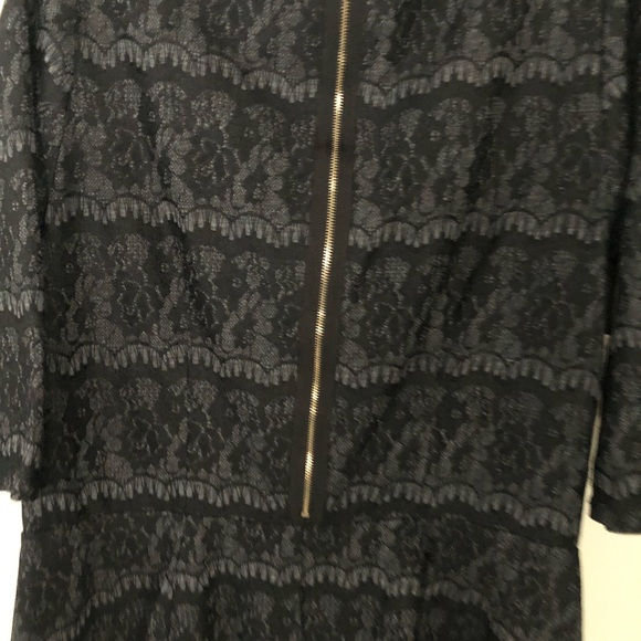 Ann Taylor black/gray lace print fabric top w peplum-L - Picture 4 of 5